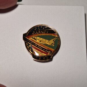 VINTAGE 1990 JUNIOR VICE COMMANDER IN CHIEF ROBERT CARNEY NASA SPACE SHUTTLE PIN